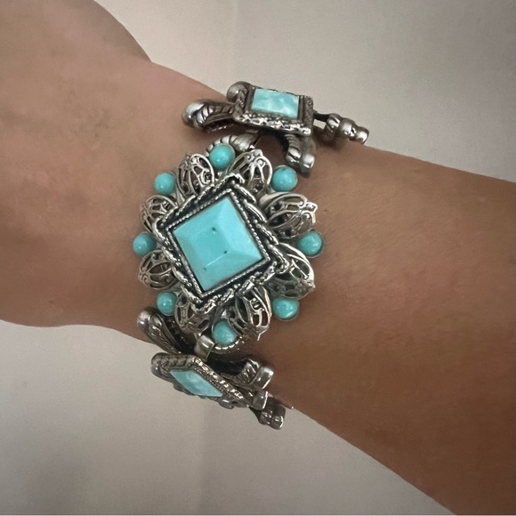 Pretty vintage silver tone and turquoise bracelet chunky southwestern vibes - Picture 1 of 10